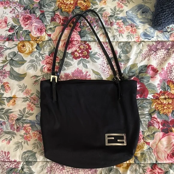 Fendi Authentic Black slouchy Tote shoulder Bag - Picture 2 of 12